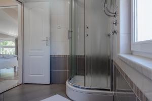 Apartments by the sea Vir - Kozjak, Vir - 21540