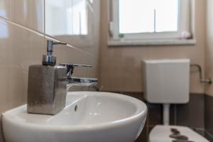 Apartments by the sea Vir - Kozjak, Vir - 21540