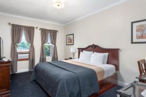 King Room room in Hollywood Historic Hotel