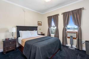 Queen Room room in Hollywood Historic Hotel