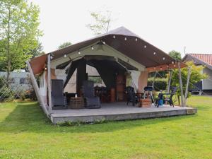 Glamping in Friesland with friends