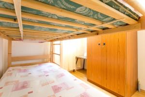 Apartments by the sea Brela, Makarska - 18356