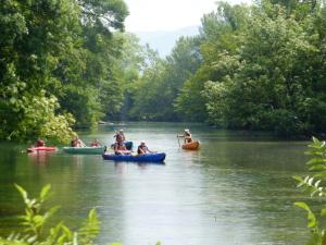 Sunny Provence Home with Terrace