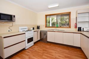 Beach House Getaway - Family & Pets ZB6