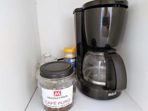 Habitacion 11 independiente con mucha privacidad ,cerca del consulado , CAS , a 200 mts del vado del rio