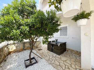 Apartments Mari - 150 m from sea