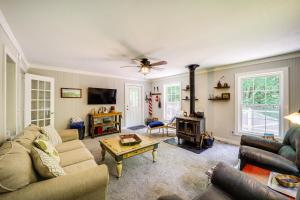 On-Site Stream Serene Cottage in Bakersville!