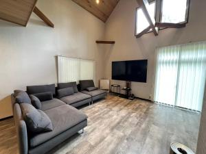 ペット可｜自然に囲まれながらサウナやBBQ｜最大８名｜The No.10河口湖　