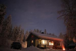 Kimppa-cabin Дом в лесу у озера