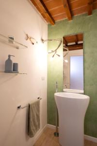 Florence Walled Garden - The Toms Private Oasis