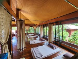 Coral Resort & Bungalows