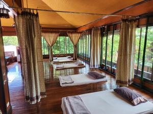 Coral Resort & Bungalows