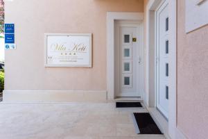 Studio Apartment with Sea View room in Villa Keti
