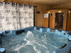 Chalets Chalet Spa et Sauna privatif aux Angles : Chalet Supérieur