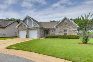 Pet-Friendly Home with Fenced Backyard in Moundville - Moundville