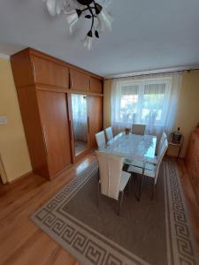 Pokoje w domu na wsi