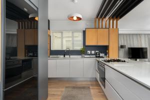 La Fayette Top Floor Apartment