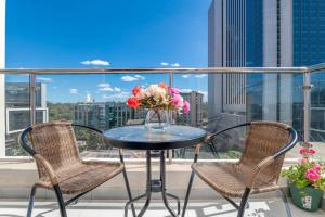 A cozy and elegant apartment