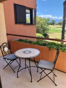 Appartements Saint Cyprien Golf View 2 bedrooms Apartment , 900 m from the beach : photos des chambres