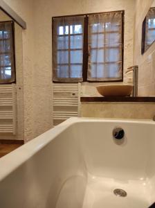 Maisonnette 1 chambre Climatisation Calme Jardin BBQ Plages