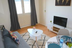 Appartements Scandinave-1mn Aeroport BOURGET/Appt/4 voyageurs/2 lits : photos des chambres