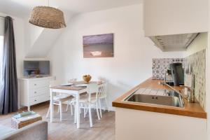 400m plage de la Cale de Beg Meil, cocon pour 2