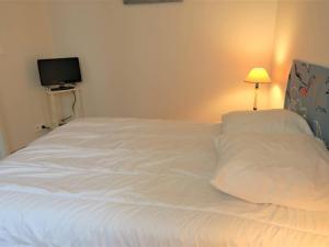 Appartements Appartement Perros-Guirec, 2 pieces, 4 personnes - FR-1-368-247 : photos des chambres