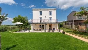 Villa Saini with Sea View