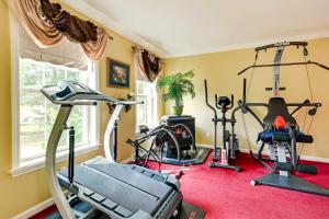 Near Belmont Stakes, State Park! Ballston Spa Home