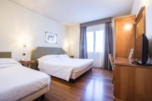 Classic Triple Room room in Hotel Plaza