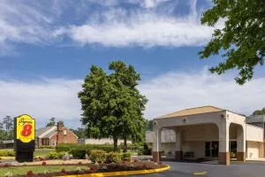 威廉斯堡历史区速8酒店 - Gloucester