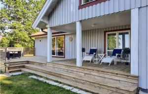 Awesome Home In Stora Mellösa With House Sea View