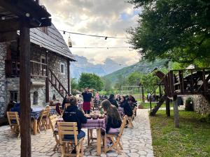 Shpella Guesthouse Theth