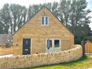 Pass the Keys Chestnut Cottage parking stunning views - 伊尔明顿