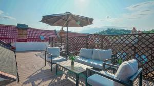 Rooftop proprety with Large Terrace & Stunning Views - Brașov