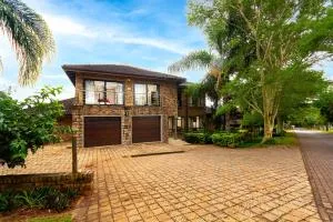 White River Country Estate - Self Catering - AMH Home - Bushman Rock