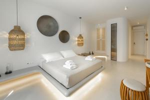 Deluxe Queen Suite room in Andros Utopia
