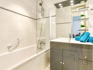 Studio Cosmos-1 by Interhome