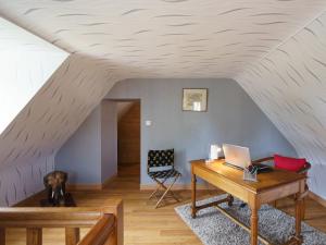 Maisons de vacances Holiday Home Les Volets Rouges - PEU101 by Interhome : photos des chambres