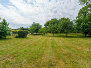 Maisons de vacances Holiday Home Les Volets Rouges - PEU101 by Interhome : photos des chambres