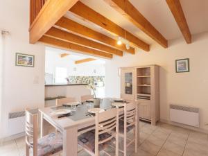 Maisons de vacances Holiday Home Brive 2 by Interhome : photos des chambres