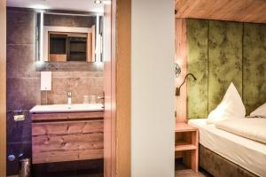 Deluxe Triple Room room in Hotel Grieserhof