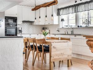 Chalet Kringelfjorden Nävern by Interhome