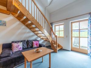 Apartment Am Hohen Bogen-5 by Interhome