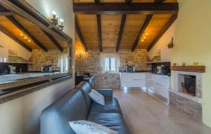 Stone house Meri with shared pool