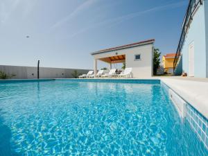 Holiday Home Elena by Interhome