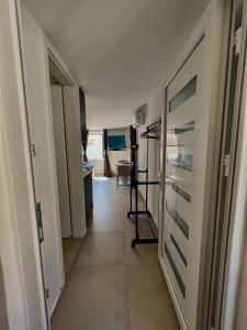 Labi's Seaview Apartments 