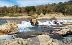 Appartements appartement 3 min a pied du centre d'Uzes parking piscine : photos des chambres