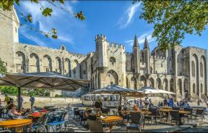 Appartements appartement 3 min a pied du centre d'Uzes parking piscine : photos des chambres