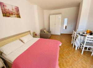 Cosy sea view studio